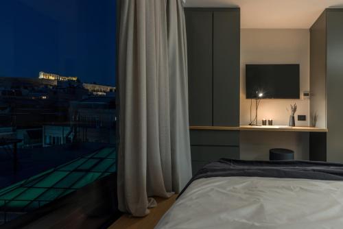 1 queen bed, 1 sofa bed