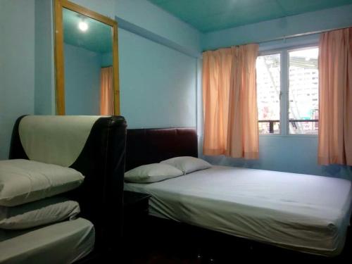 room detail thumbnail 1