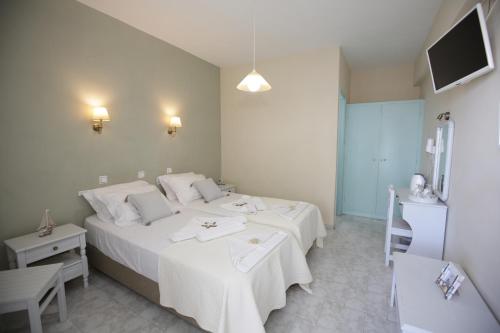 Alexandra's Rooms - image 11