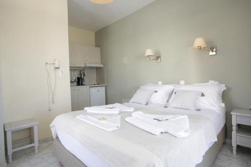 Alexandra's Rooms - image 6
