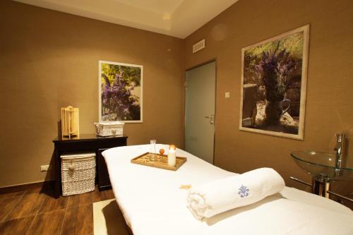 Versant Hotel & Spa - image 14