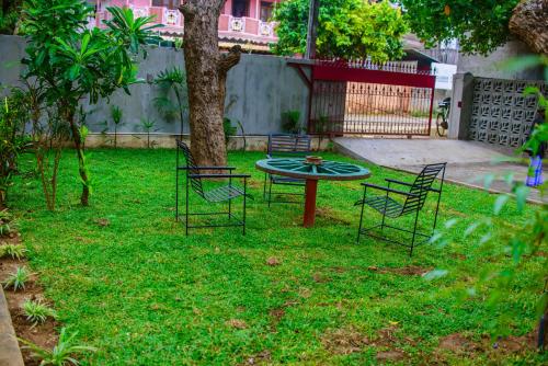176392146 Thambu Illam
