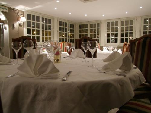 Ēdiens un dzērieni, Logis hotel restaurant Auberge Du Cheval Blanc in Mezidon-Canon
