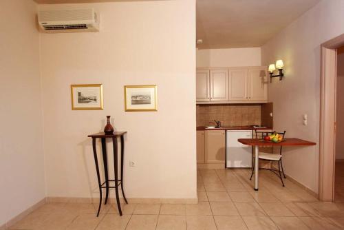 Lambrinos Suites - main image