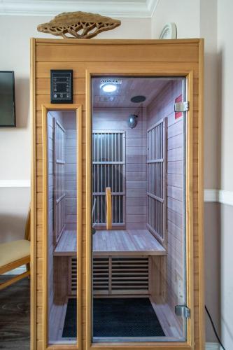 Champagne Studio with Sauna 3