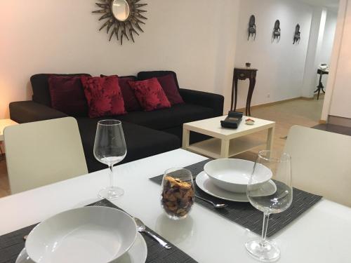 Zerka Centro Zerka Centro is perfectly located for both business and leisure guests in Valencia. Offering a variety of facilities and services, the property provides all you need for a good nights sleep. To be fo