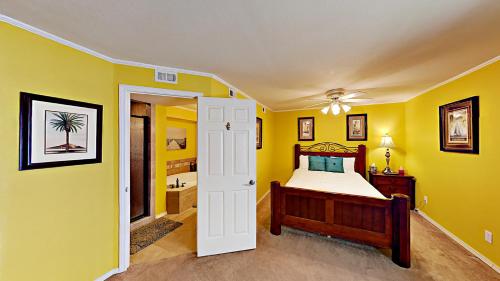 By the Beach in South Padre Island Townhouse - image 8