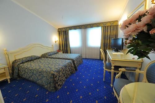 Hotel Motel Gold Room Type - Comfort Triple Room with Shower