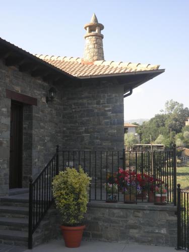 Entrance, Casa Morillo y Casa Monclus in Morillo de Monclús