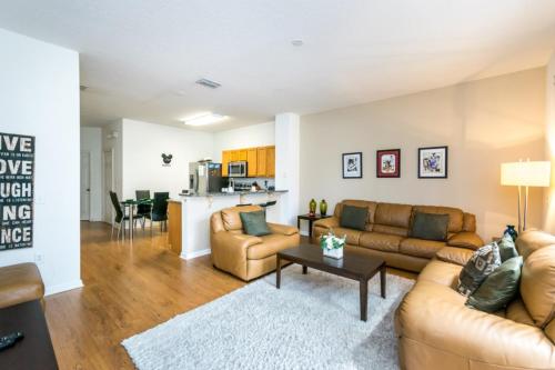 Renshaw 2562 Townhouse - image 4