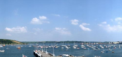 Large Central Falmouth Apartment With Views And Parking, Falmouth, Cornwall