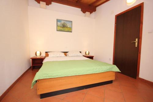 Apartments with a parking space Veli Losinj, Losinj - 8029