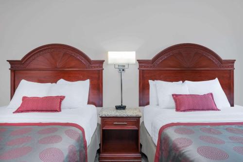 Ramada by Wyndham Minneapolis Golden Valley - main image