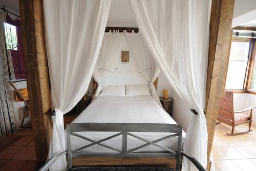 Entre Olivos: Very Charming Villa 18 SLEEPERS