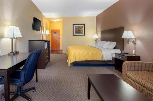 1 queen bed