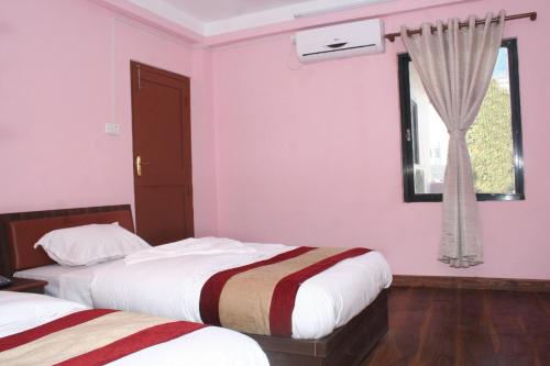 3 bedrooms, 4 beds