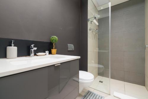 Chelsea Apartments - image 14