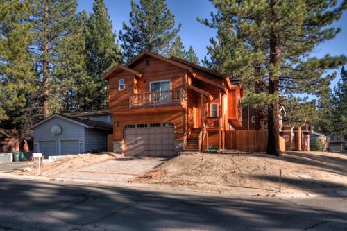 Creekwood Lodge - image 8