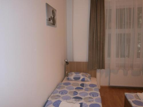 Fanni Budapest Guesthouse - image 2