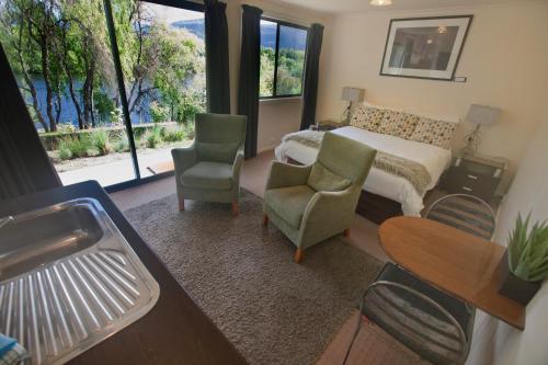 บริการและสิ่งอำนวยความสะดวก, เดอะ ชิงเกิลส์ ริเวอร์ไซด์ คอทเทจส์ (The Shingles Riverside Cottages) in นิว นอร์โฟล์ค