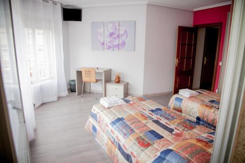  Pensión Parque del Ebro, Pension in Logroño bei Santa Cruz de Campezo