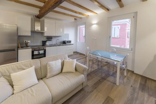 Realkasa Canonica Apartment - Bologna