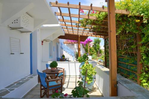 Facilities, Jimmy's Studios - Quiet Island Living in Plakes near Firopotamos & Plathiena Beaches in Milos Island