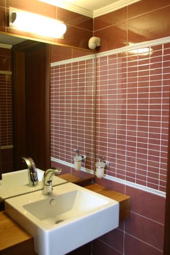 Alexandros Boutique Hotel - image 7