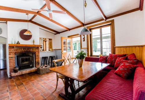 Konyha, Grand Cru Estate Homestead in Springton