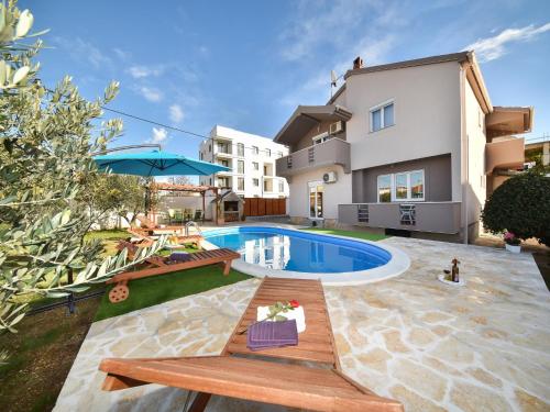 Holiday Home Kiara with Pool
