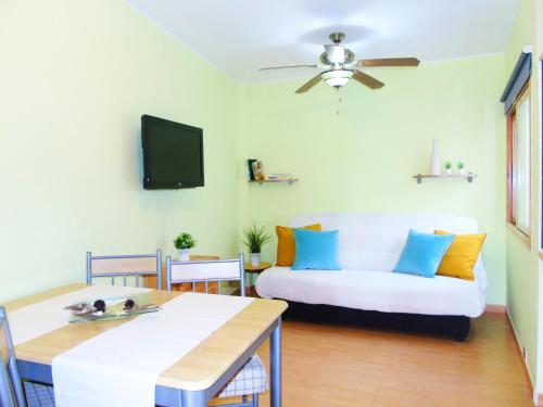  Pepita Penthouse with Terrace & WiFi, close to the Teresitas Beach in San Andrés