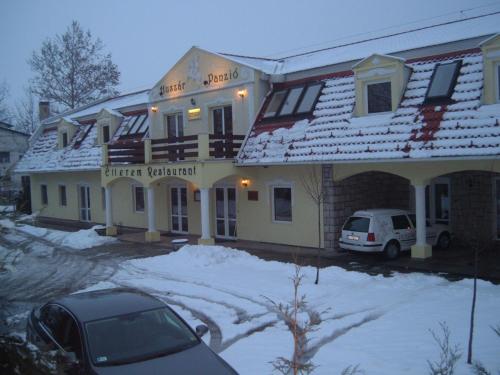 Huszár Panzió és Étterem - image 4