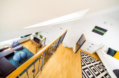 HOME ALONE 5BR+3BATH Penthouse in center of Prague - image 9
