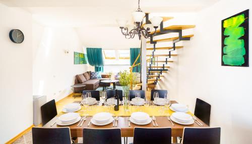 HOME ALONE 5BR+3BATH Penthouse in center of Prague - image 12