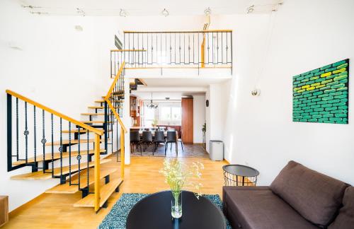 HOME ALONE 5BR+3BATH Penthouse in center of Prague - main image