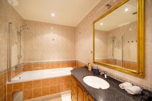Apartment image 10