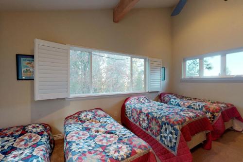 Pine Mountain Getaway (02-461) - image 6
