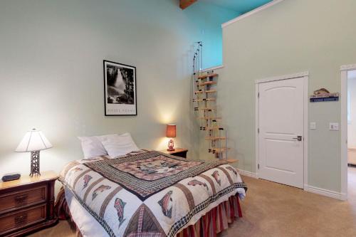Pine Mountain Getaway (02-461) - image 9