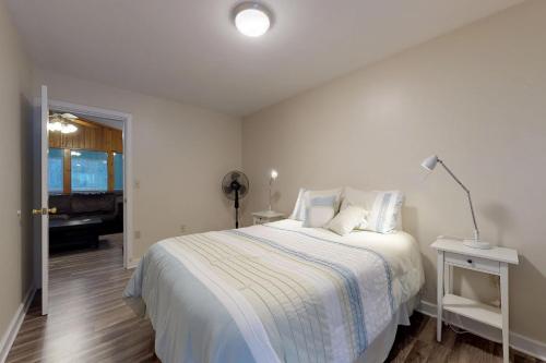 Bunk Beds & Beaches - image 3
