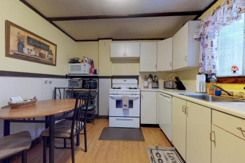 27 Eidelweiss Drive - image 6