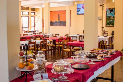 อาหารและเครื่องดื่ม, Hotel Internacional in ชุย