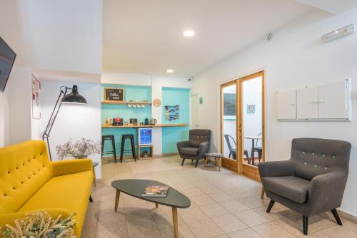 Удобства, Hostal Jume - Urban Rooms in Менорка