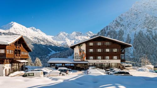 Hotel Alte Krone Mittelberg