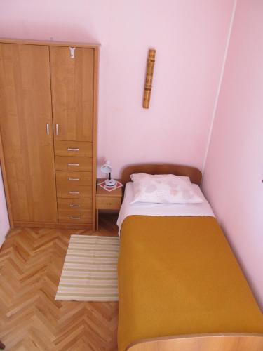 Sinistaj Rooms 5