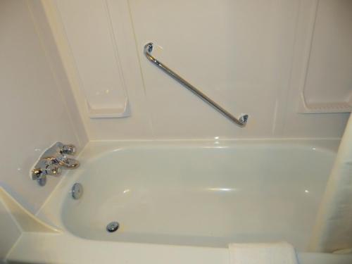 Queen Room - Disability Access/Non-Smoking