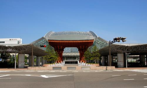 Zaimoku-an Zaimoku-an is conveniently located in the popular Kanazawa area. Featuring a satisfying list of amenities, guests will find their stay at the property a comfortable one. Private check in/check out, lu