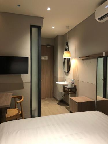 Citrip Hotel Simpang Lima Room Type - Standard King Room - Non-Smoking 