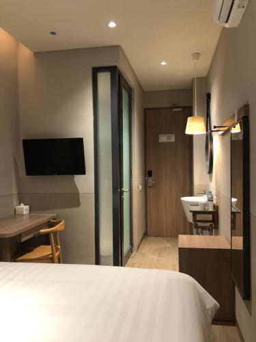 Citrip Hotel Simpang Lima Room Type - Standard King Room - Smoking