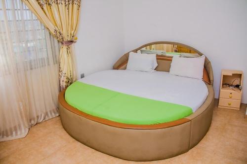 Elizz guest house in أكرا