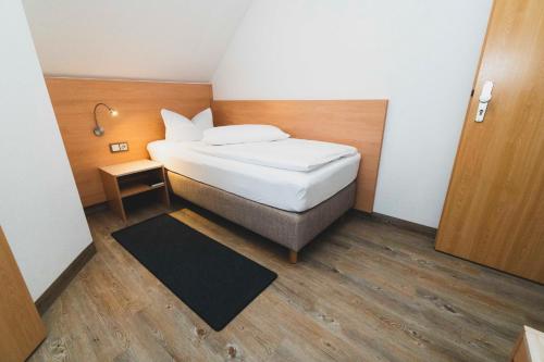 Pension & Restaurant Nordstern 5.3km von Willmersdorf entfernt